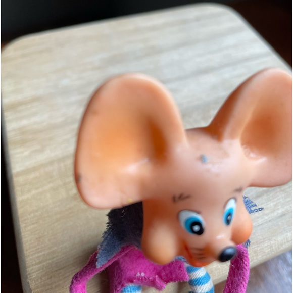 Vintage Happy Mouse Pixie Knee Hugger Christmas Decor w/ Felt and Rubber Face - Picture 2 of 11